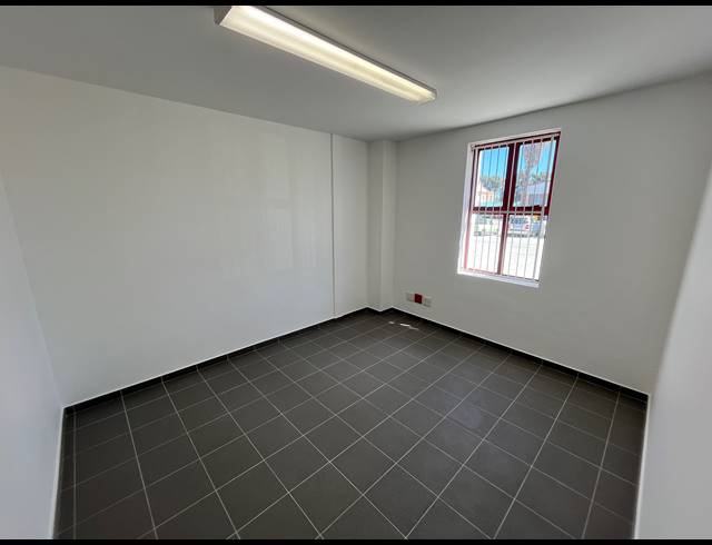 330M² WAREHOUSE TO LET IN KILLARNEY GARDENS